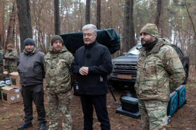 Петро Порошенко з бійцями