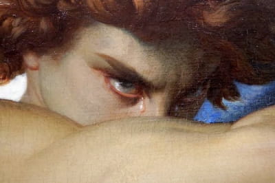 Это произведение искусства изображает Люцифера сразу после его изгнания из рая. Вы видели это десятки раз, но замечали ли вы когда-нибудь одну слезу, текущую по его лицу? Мощный символ его пылкой ярости и неповиновения.
