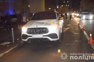 У Вінниці молодик збив на пішохідному переході двох дівчат 