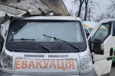 постраждале евакуаційне авто