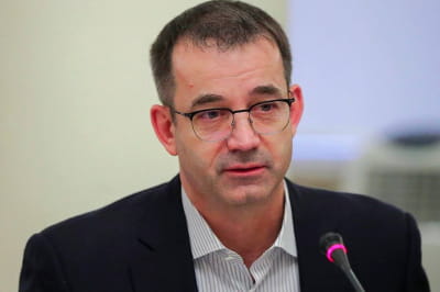 Дмитрий Певцов