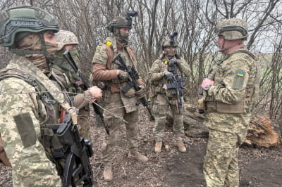 Наєв і військові