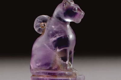 Египетский амулет кота с аметистом от позднего периода до периода Птолемеев, 664–30 гг. до н. э.