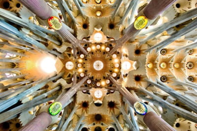 Стела храму Святого Сімейства