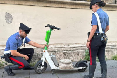 Турист викрав частину античної колони 