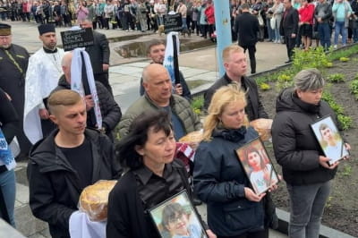 Прощання із загиблими дітьми