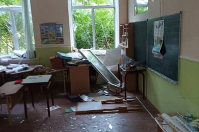 Россияне попали в школу 