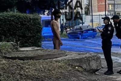 Голий чоловік