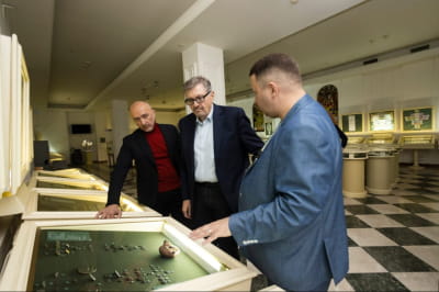 Сергей Плохий посетил Национальный банк и Музей денег