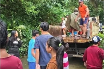 Тайфун Кальмаэги обрушился на Филиппины