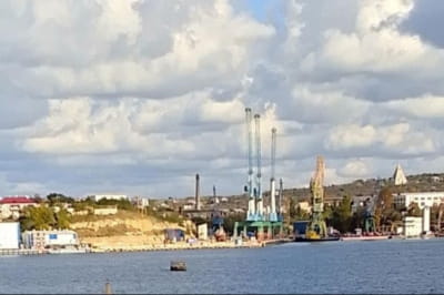 Завод у Севастополі ремонтує оптику для ЧФ рф