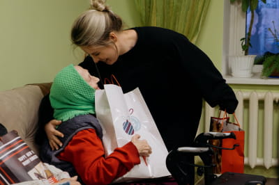 Допомога літнім людям