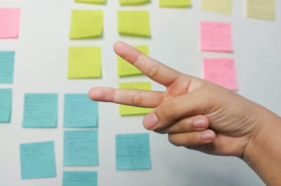 "Камінь-ножиці-папір"