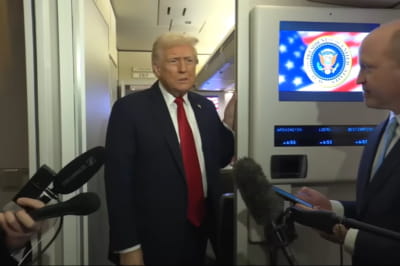 Трамп у літаку Air Force One