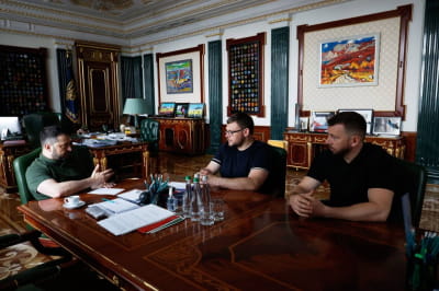 Владимир Зеленский с руководителем НАБУ Семёном Кривоносом и глава САП Александр Клименко