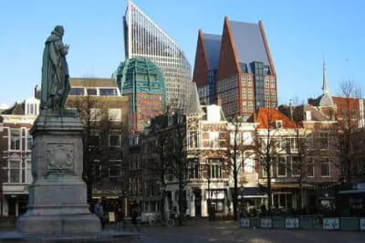 В Дерби эвакуировали жителей 200 домов