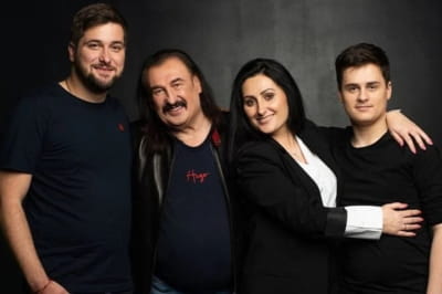 Степан Гіга з дітьми й онуком 