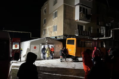 Последствия обстрела, развернут пункт обогрева