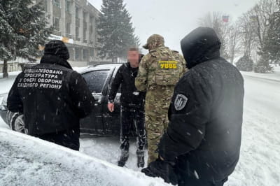 Пограничник за взятки помогал избегать мобилизации