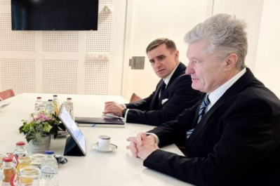 Пекка Товері та Петро Порошенко під час зустрічей із європейськими союзниками у Брюсселі