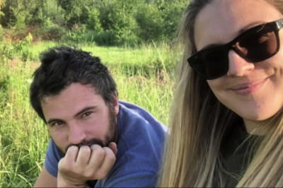 Історія пари, яка виживала у лісі