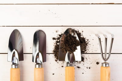 Інструменти для роботи в саду