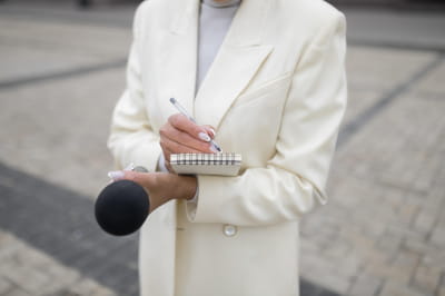 Журналістка 