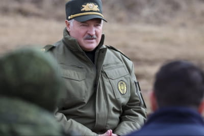 Лукашенко збирає чоловіків на військові збори