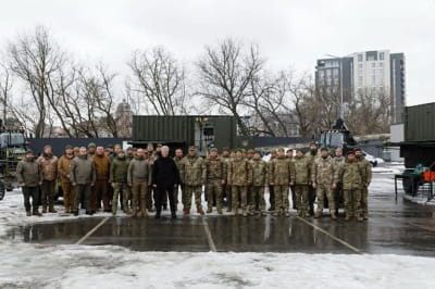 Порошенко передав підрозділам ЗСУ партію техніки
