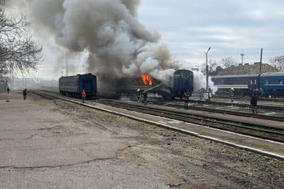 потяг, пожежа, обстріл