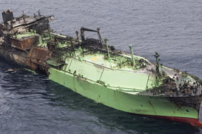 LNG-танкер росії підбито у Середземномор'ї