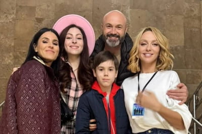 Маша Єфросиніна та Оля Полякова з родинами 