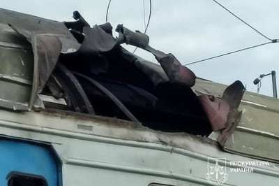 Російський FPV-дрон поцілив в електричку на Харківщині