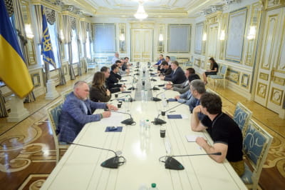 Зеленський на нараді