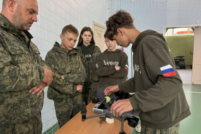 діти з Донецька та Макіївки під час військової підготовки