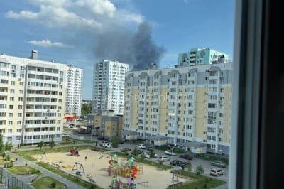 дим після удару по НПЗ