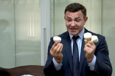 Микола Тищенко з часником