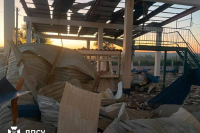 Поврежденный в результате вражеской атаки пункт пропуска «Табаки»