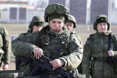 Військові жінки рф