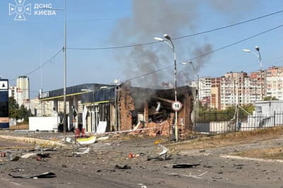 Наслідки ворожої атаки на АЗС у Києві