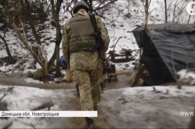 Бійці АТО біля Новотроїцького