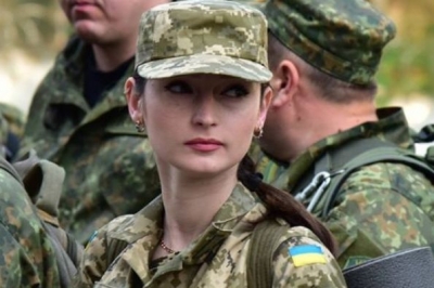 Поліцейські-дівчата на Донеччині