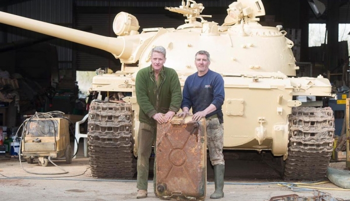 Нік Мед, Тодд Чемберлен і танк