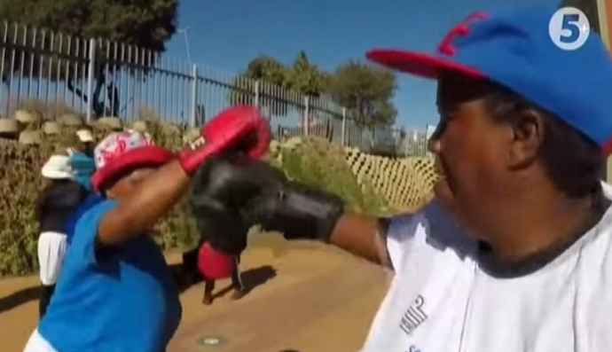 Бабусі бокс