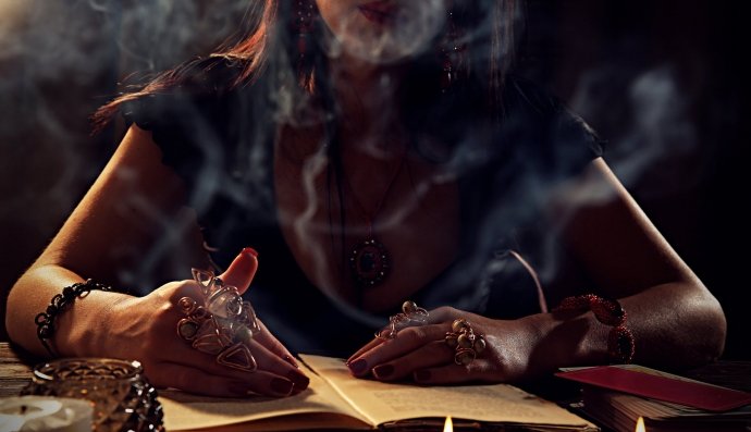 Экстрасенсы