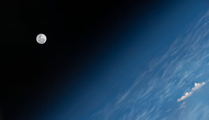 Луна с МКС