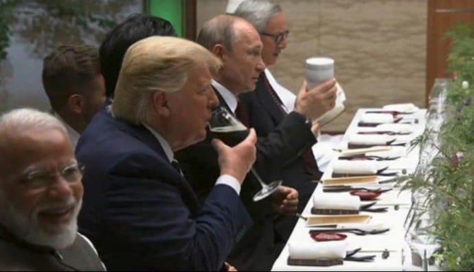 Путін прийшов на вечерю G20 зі своєю термокружкою