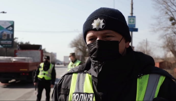 Правоохоронці в масках