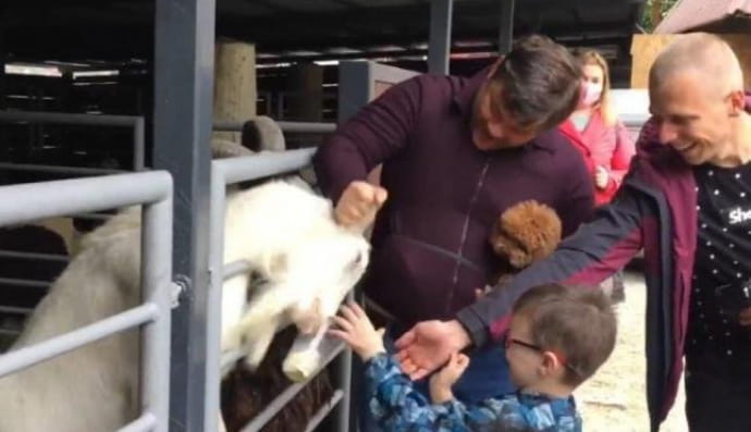 Андрій Богдан у зоопарку