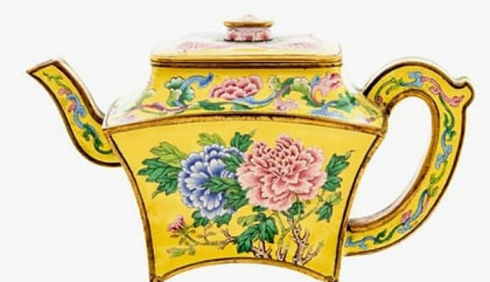 Антикварний чайник